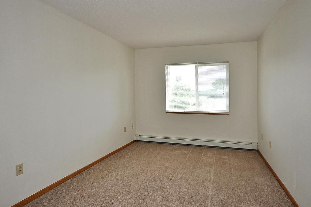 Bedroom at Crown Ridge, Minnetonka, Minnesota